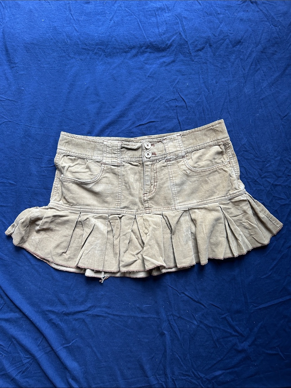Aeropostale Low rise Khaki Corduroy Pleated Mini Skirt, size 7/8